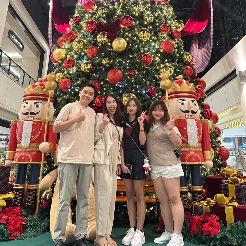 Win Dental Clinic team attending year end dinner celebration together in Kuala Lumpur.